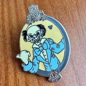 Haunted Mansion Hitchhiking Ghost Disney Pin